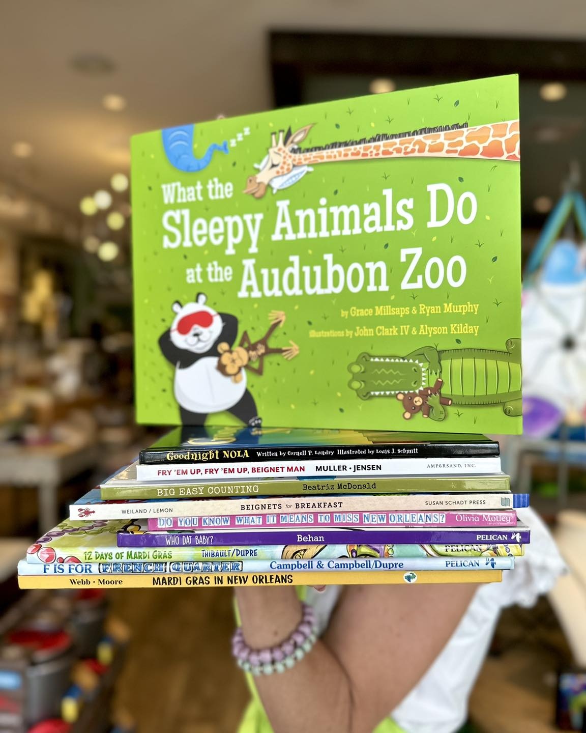 The Really Big Book of Zoo Animals [Book]