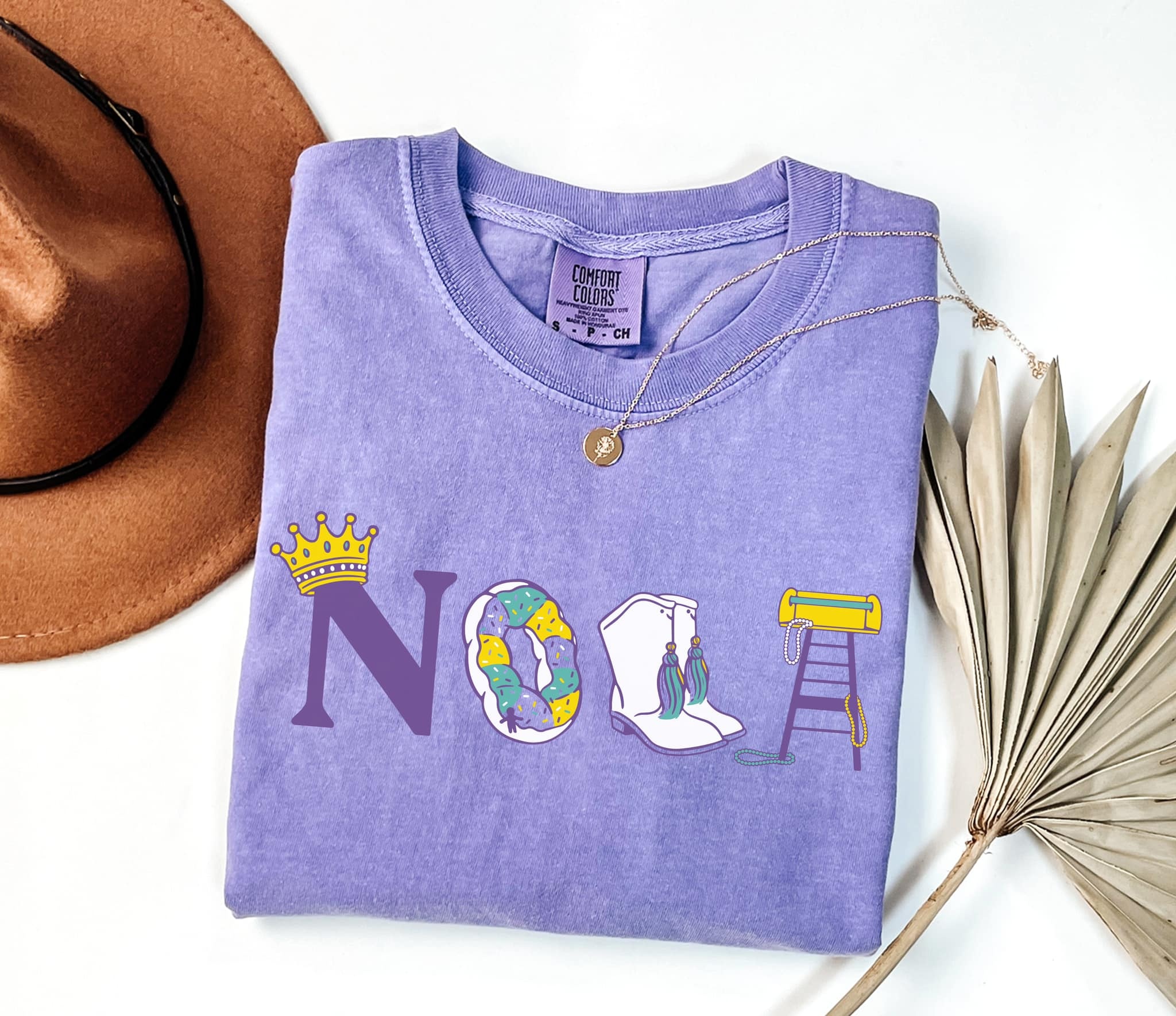 NOLA Boots Mardi Gras Tee Fleurty Girl
