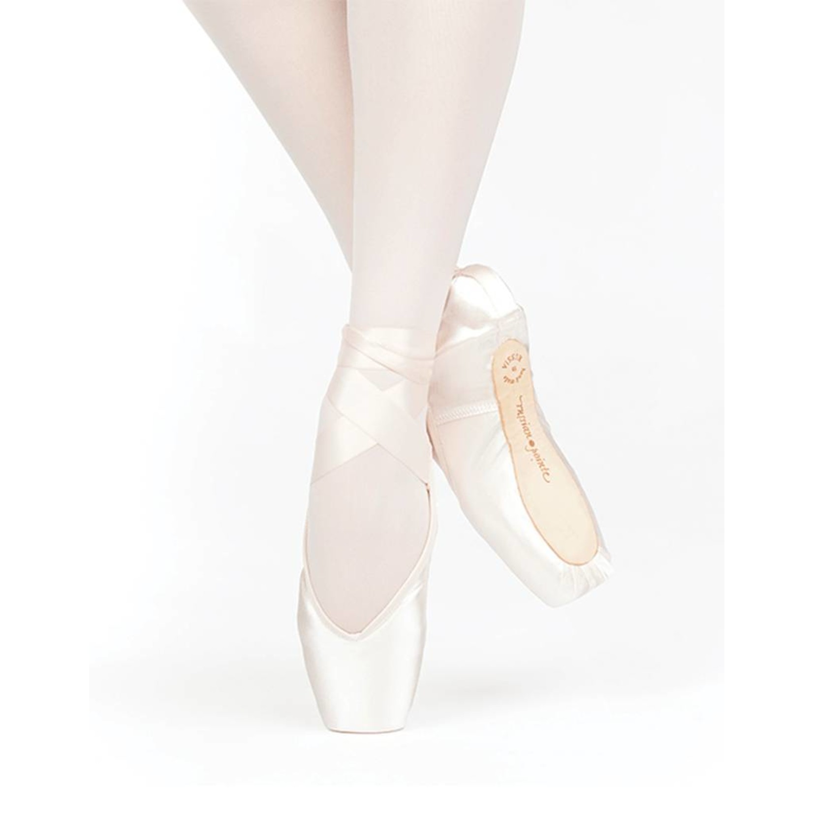 Size 37.5: Lumina V-Cut