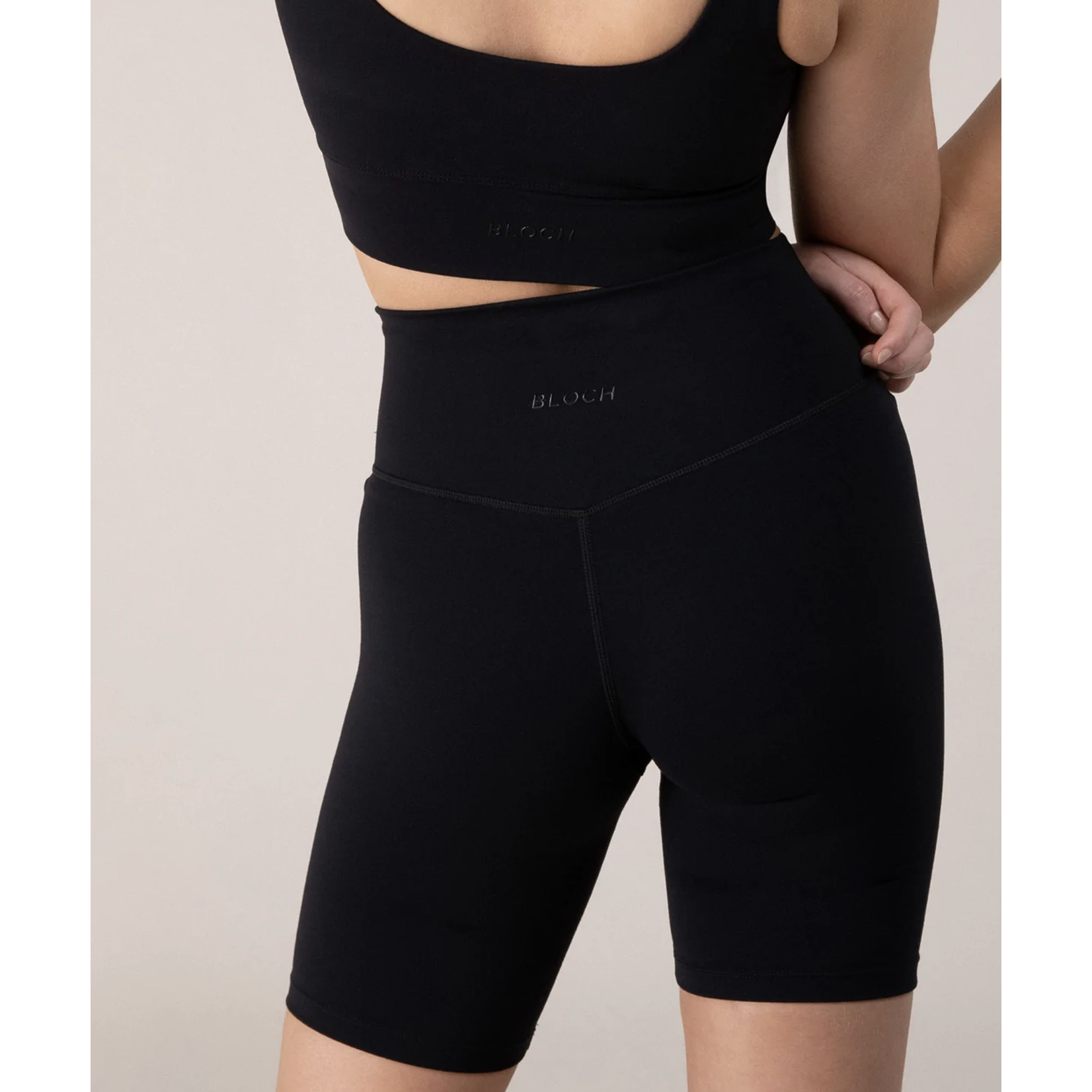 DCO1702 - Everhold 8" Bike Short