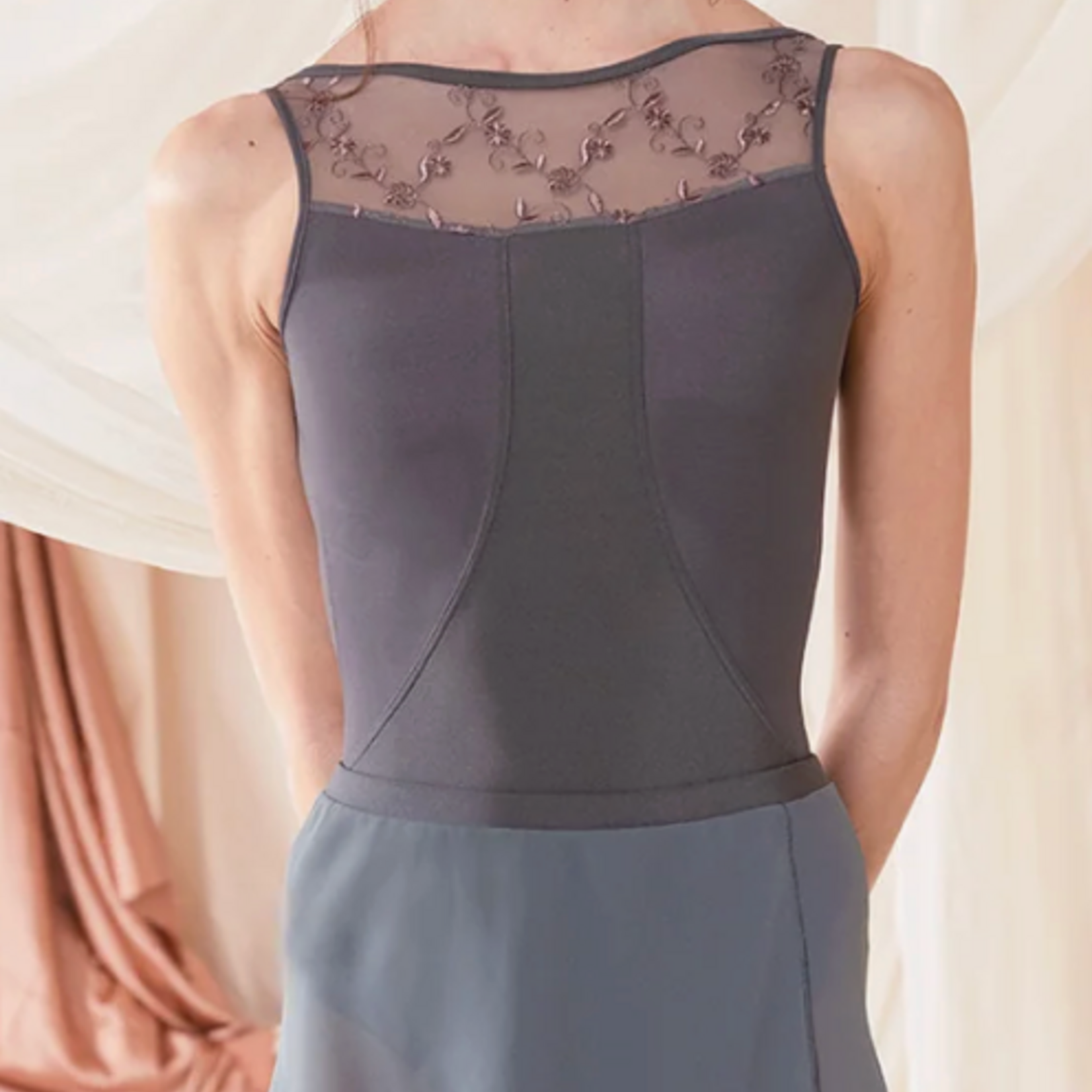 DellaLo Milano MINERVA Sleeveless Boat-Neck Leo