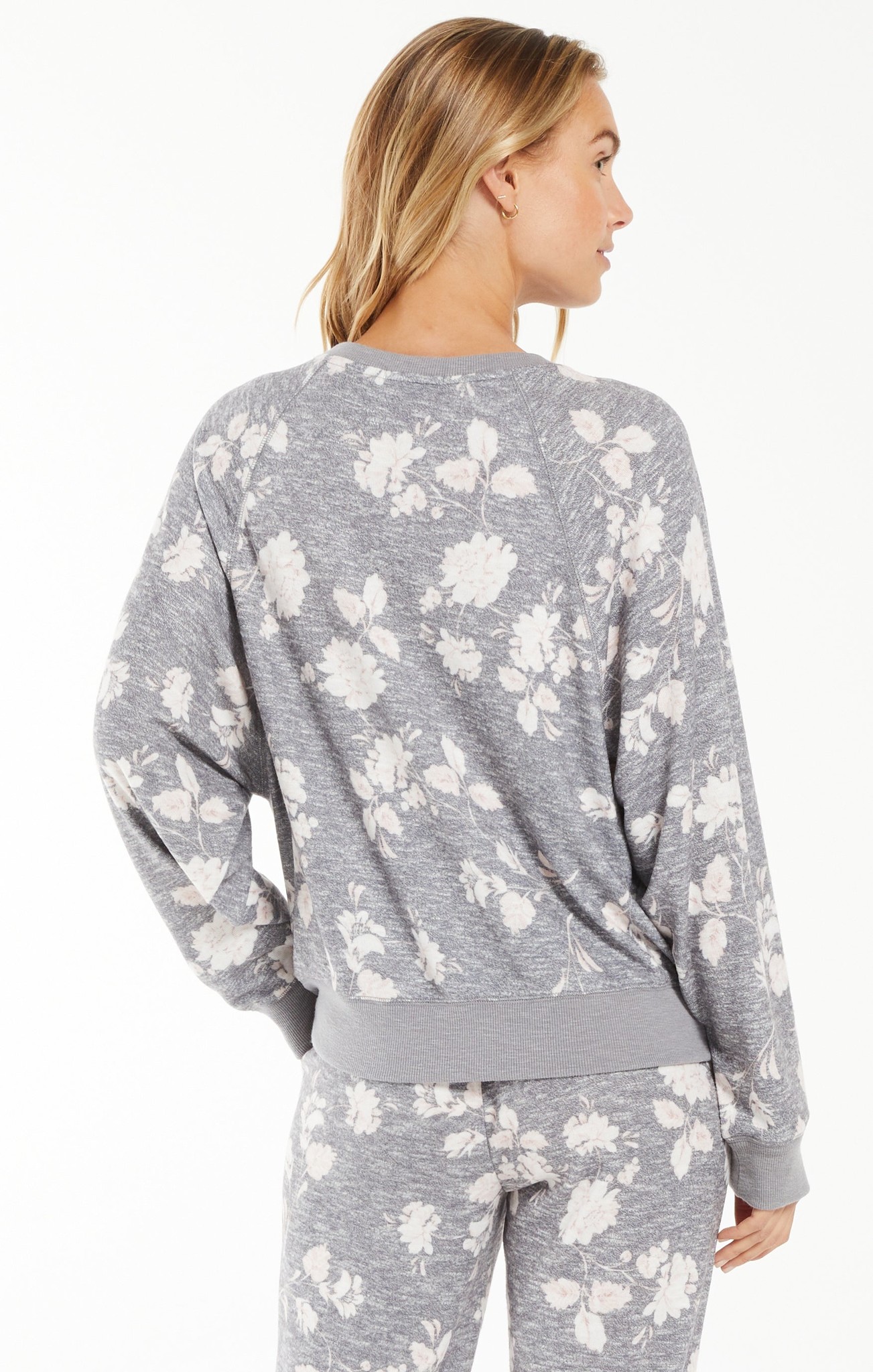 Claire Soft Floral Pullover