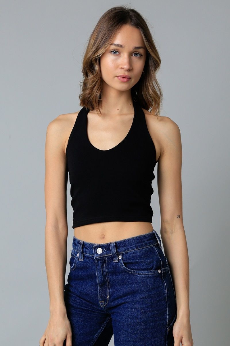 https://cdn.shoplightspeed.com/shops/603807/files/53406480/kate-crop-halter-top.jpg