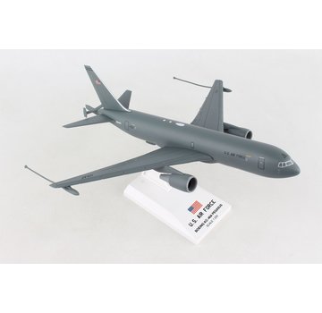 SkyMarks Boeing KC46 Pegasus Tanker USAF N462KC 1:200 with stand