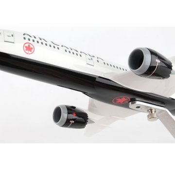 SkyMarks B787-9 Dreamliner Air Canada 2017 Livery 1:200 Wood Stand (no Gear)