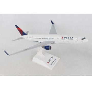 SkyMarks B767-300 Delta 2007 livery 1:150 with stand