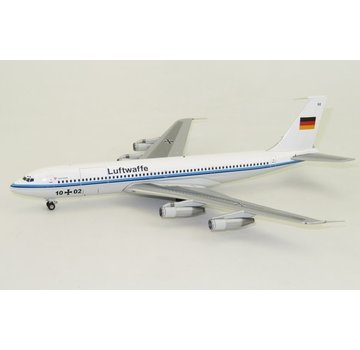 InFlight B707-300 Luftwaffe German Air Force 10+02 1:200 with stand