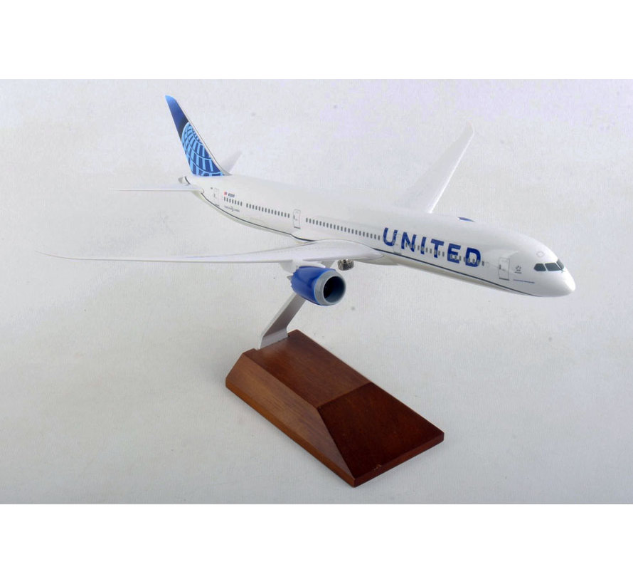 B787-10 Dreamliner United 2019 livery 1:200 with wood stand