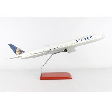 B777-300ER United  1:100 with stand  no gear