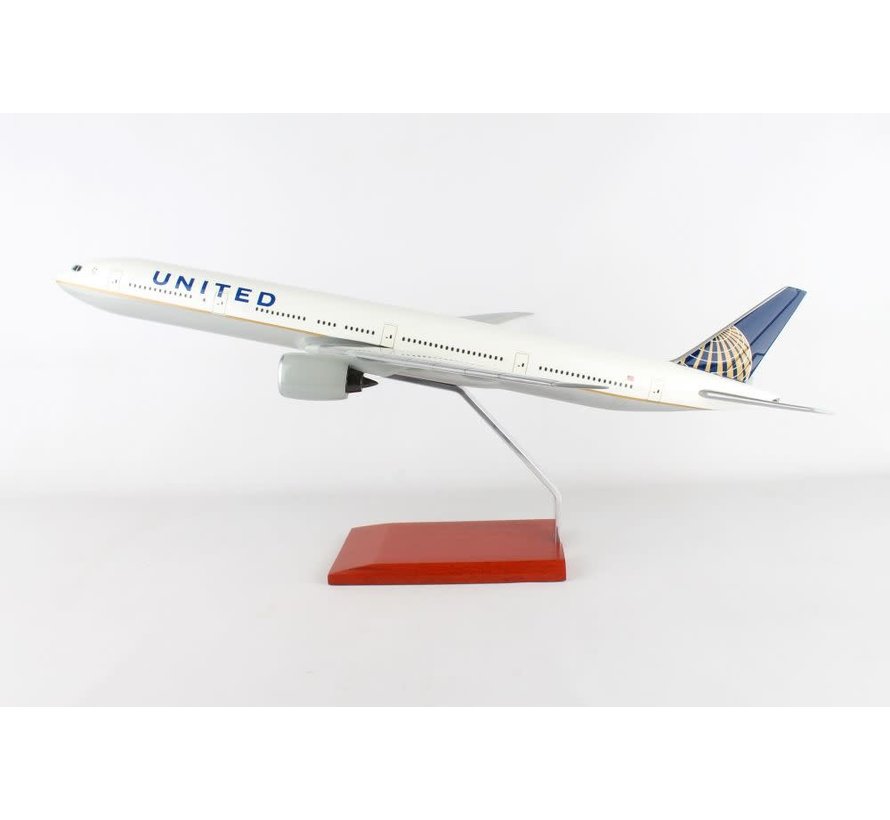 B777-300ER United  1:100 with stand  no gear