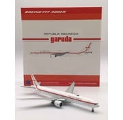 JC Wings B777-300ER Garuda Indonesia Republik Retro PK-GIG 1:400 flaps