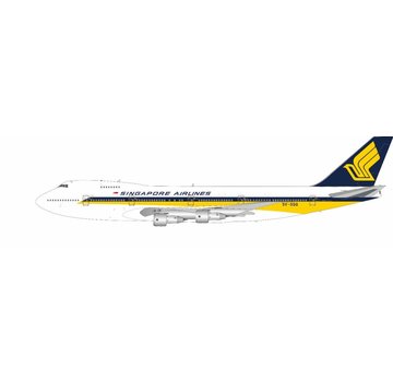 InFlight B747-200 Singapore Airlines 9V-SQQ 1:200 with stand
