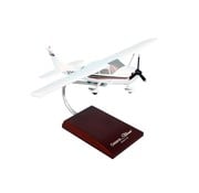 EXECUTIVE SERIES Cessna C206 Stationair 1/32 (KC206tr)