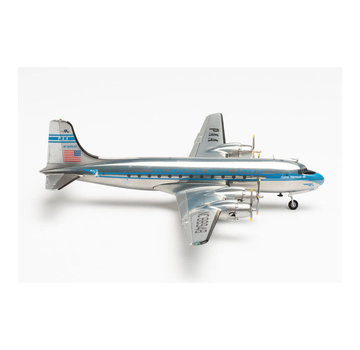 Herpa DC4 Pan American NC88948 Clipper Westward Ho 1:200 with stand