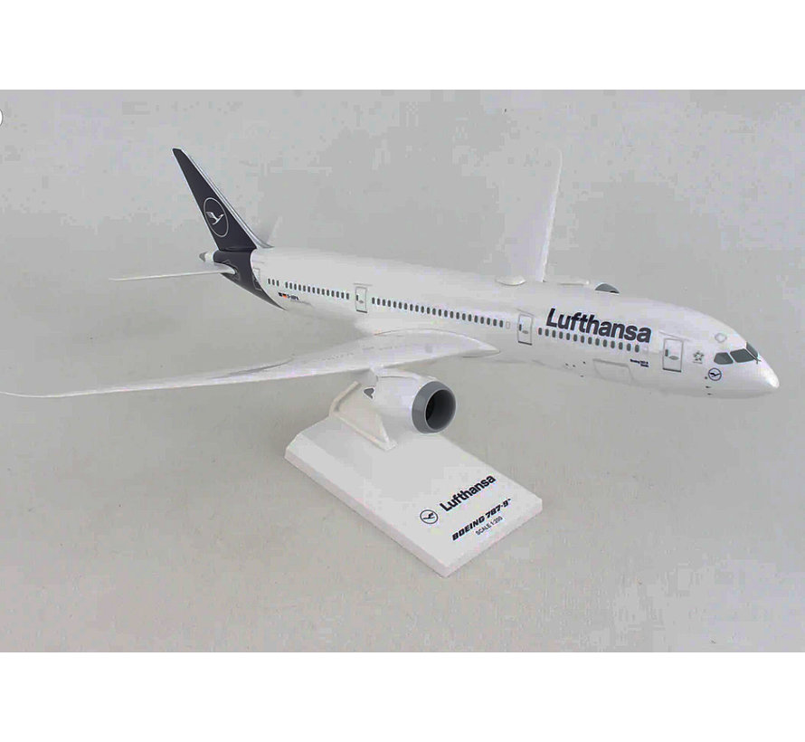 B787-9 Dreamliner Lufthansa 2018 livery 1:200 with stand
