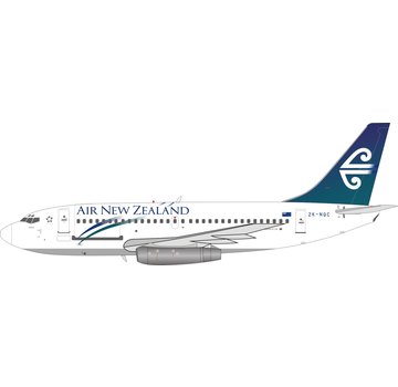 InFlight B737-200 Air New Zealand old livery ZK-NQC 1:200 with stand