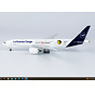 B777-200F Lufthansa Cargo Flying 100% CO₂ neutral D-ALFG 1:400