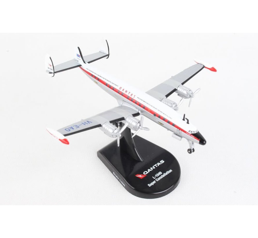 L1049 Super Constellation QANTAS 1:300 with stand
