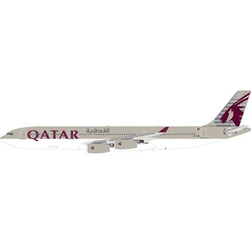 InFlight A340-300 Qatar Amiri Flight A7-AAH 1:200 with stand