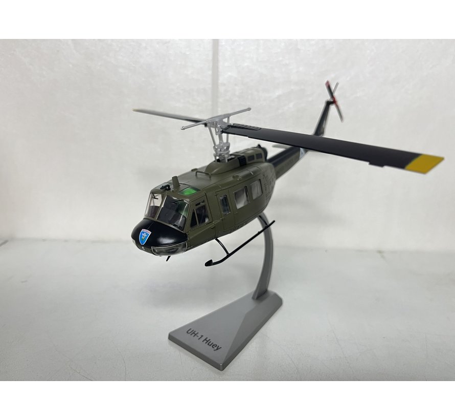 UH1 Huey 175th Aviation Company Outlaws US Army 1967 1:48 +preorder+