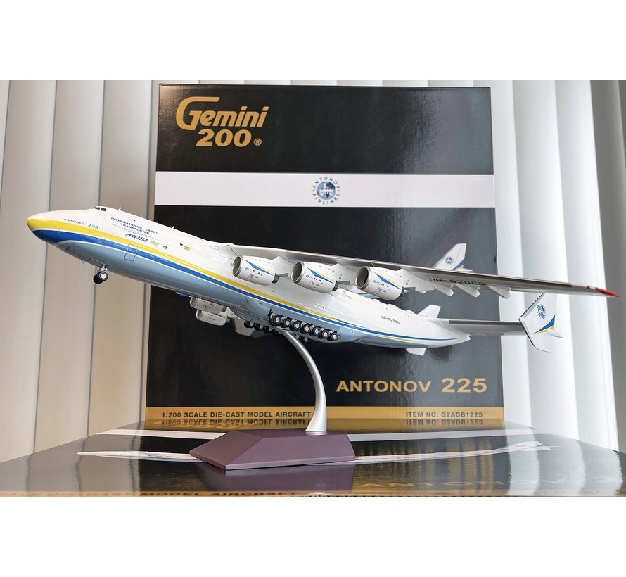 An225 Mriya Antonov Airlines UR-82060 yellow blue final livery 1:200