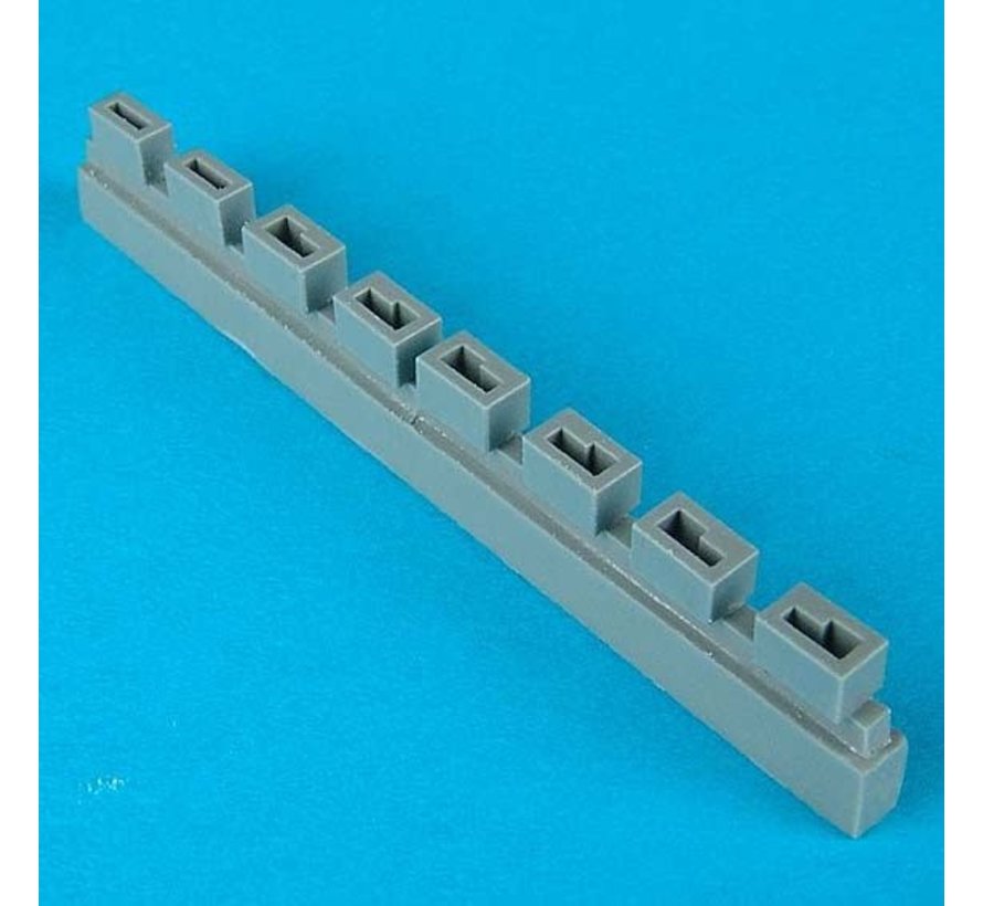 Quickboost Spitfire Mk.I empty shell case chute 1:48 [for Hasegawa]