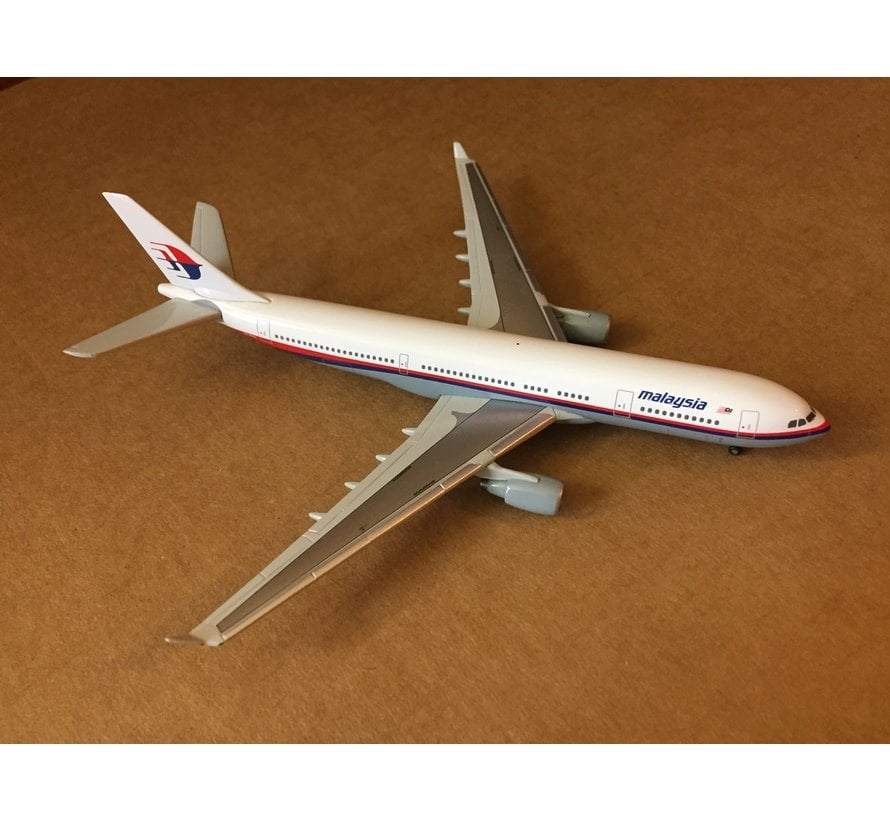 A330-200 MALAYSIA 9M-MKX 1:400  *Collection Sale