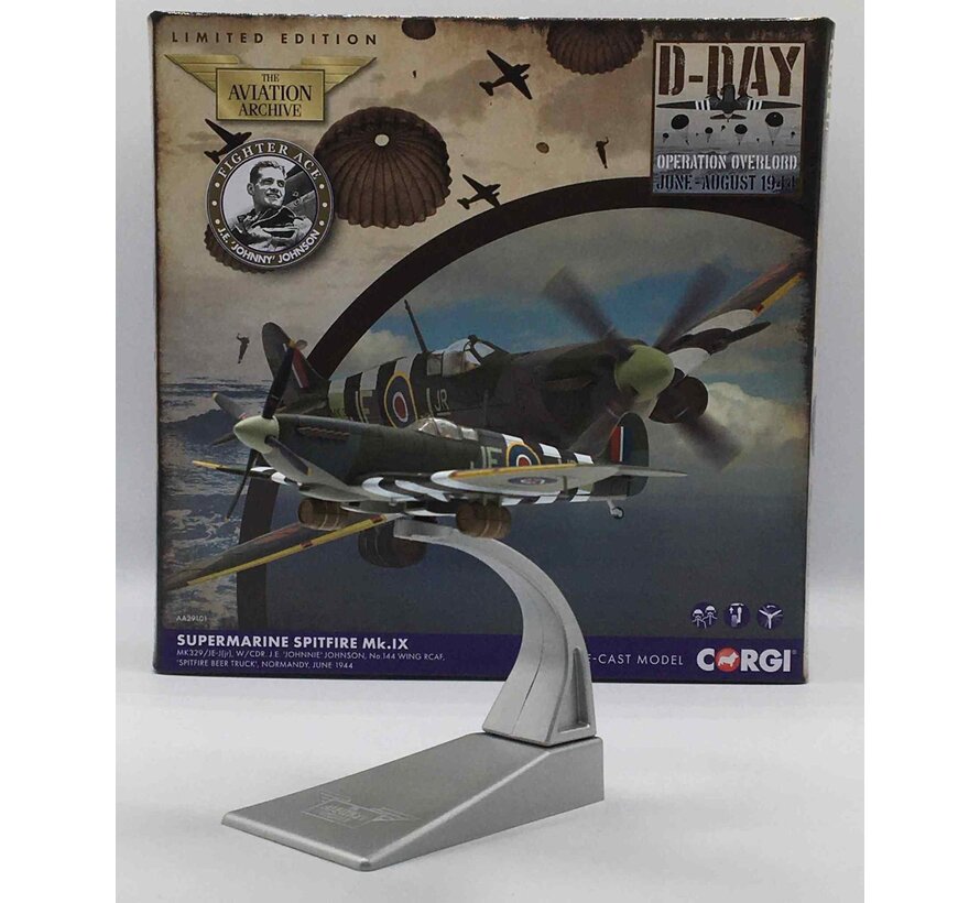 Spitfire MkIX No144 Wing RCAF JE-J Jr. Beer Truck MK329 1:72 with stand