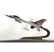 F16 Fighting Falcon USAF Thunderbirds  #1 display model 1:48 with stand