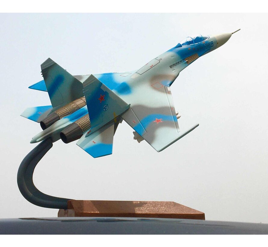 SU27 Flanker Russian Air Force blue camo 1:60 with stand