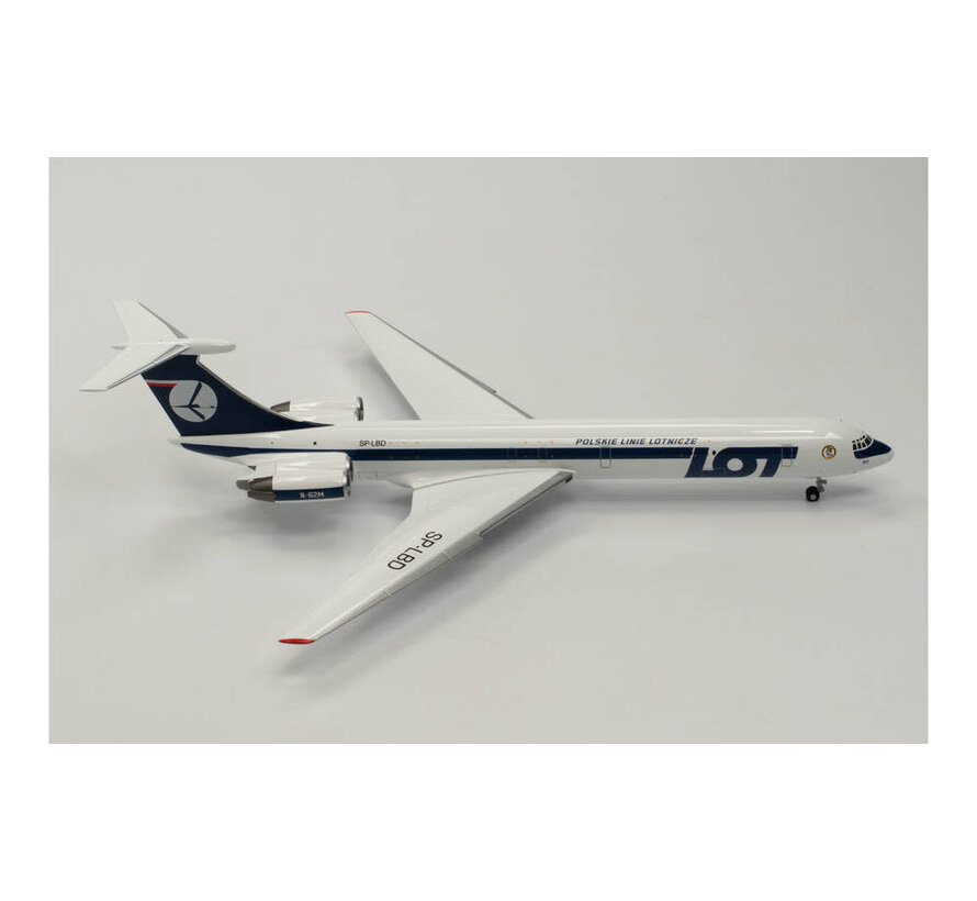 IL62M LOT Polish Airlines 1:200 with stand (diecast metal)