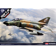 Academy F4E Phantom II Vietnam War 1:32 (Ex-Revell)