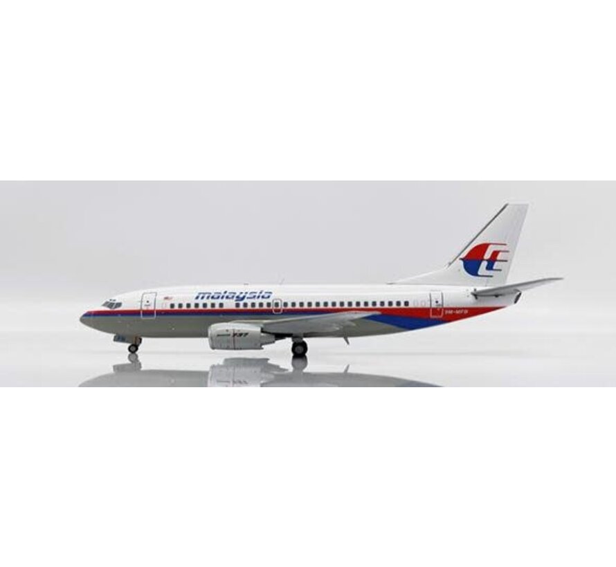 B737-500 Malaysia Airlines 9M-MFB 1:200 with stand