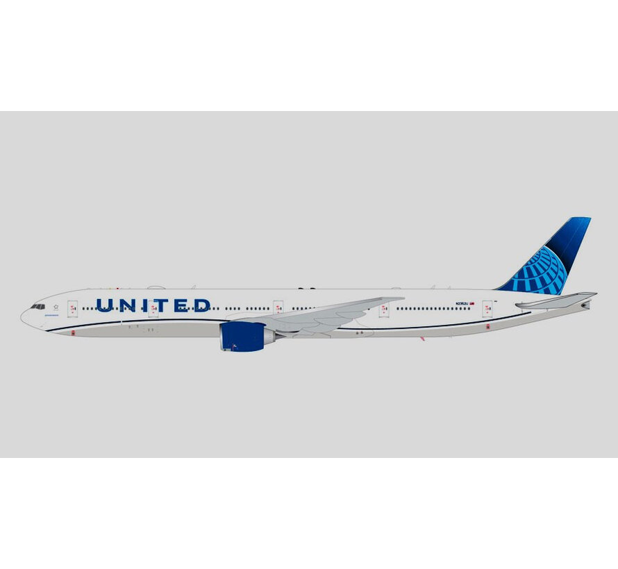 B777-300ER United Airlines N2352U  flaps down 1:200