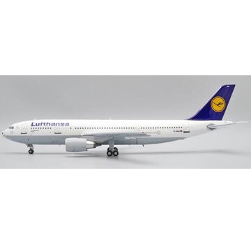 JC Wings A300-600R Lufthansa Football Nose D-AIAU 1:200 with stand