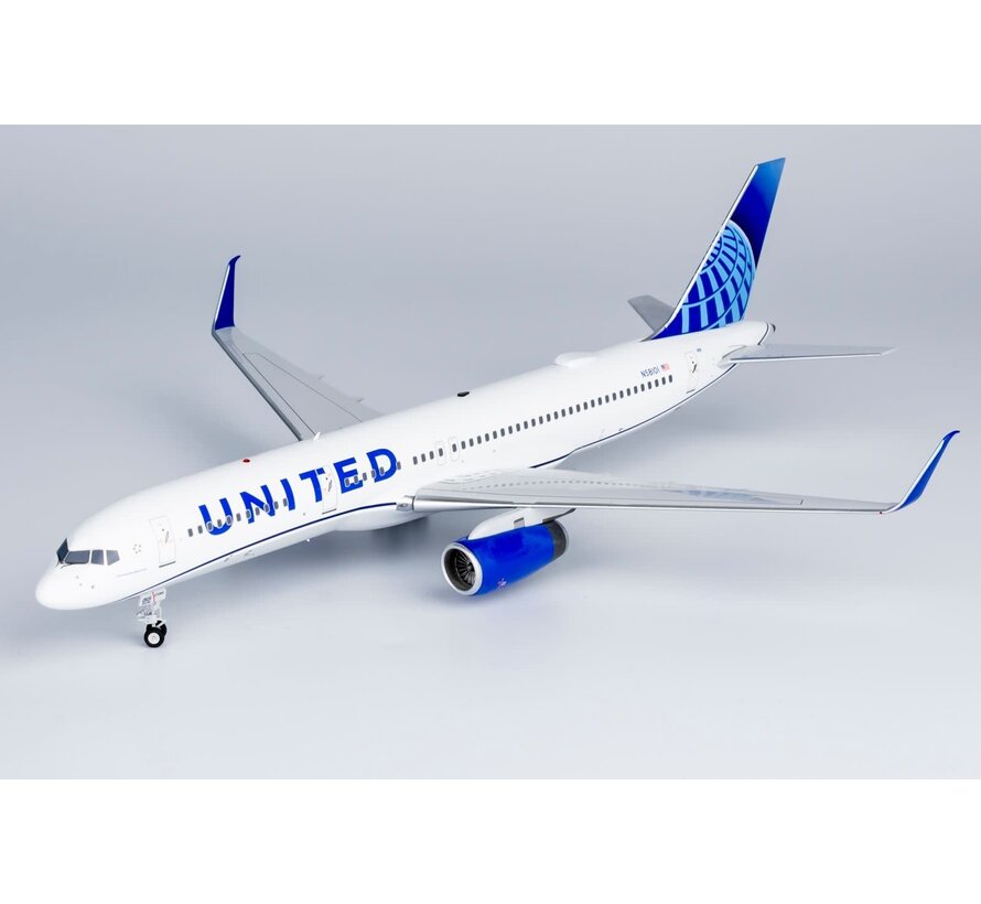 B757-200W United 2019 Blue Evolution livery N58101 1:200 scimitars with stand