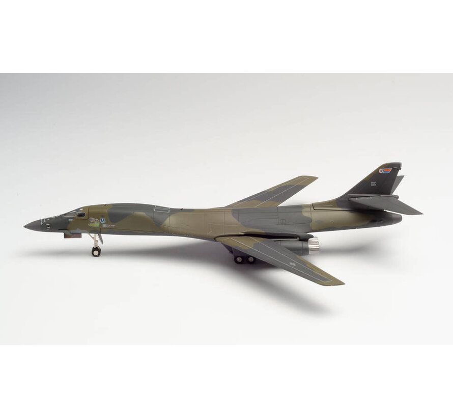 B1B Lancer 46BS 319 BW Wolfhounds 1:200 **Discontinued**