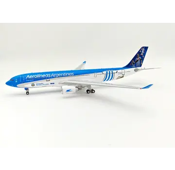 InFlight A330-200 Aerolineas Argentinas LV-FVH World Cup 2022 1:200 with stand