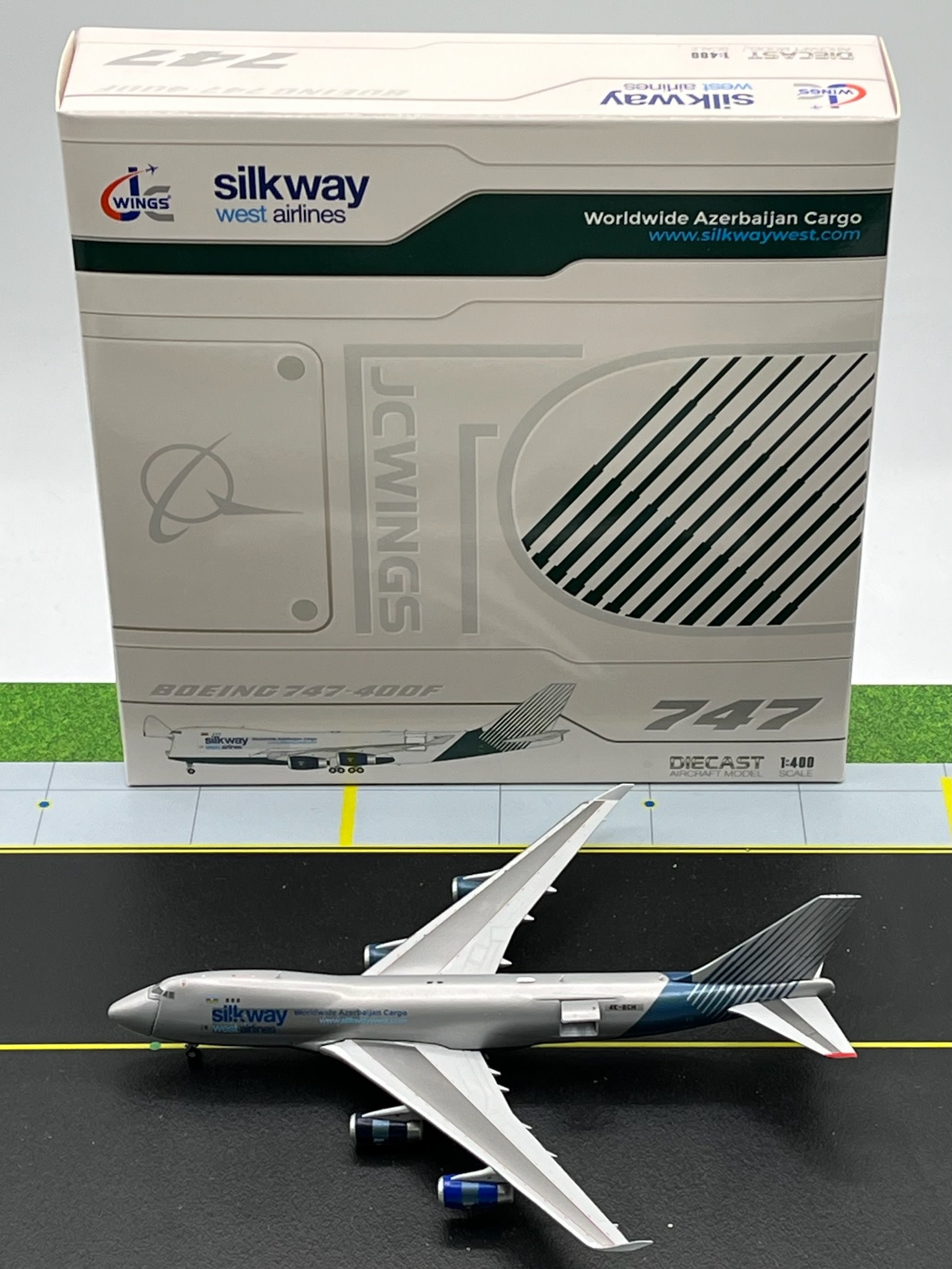 B747-400F Silk Way West 4K-BCH 1:400 Interactive Series