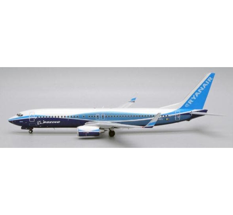 B737-800W Ryanair Dreamliner hybrid livery EI-DCL 1:200 with stand