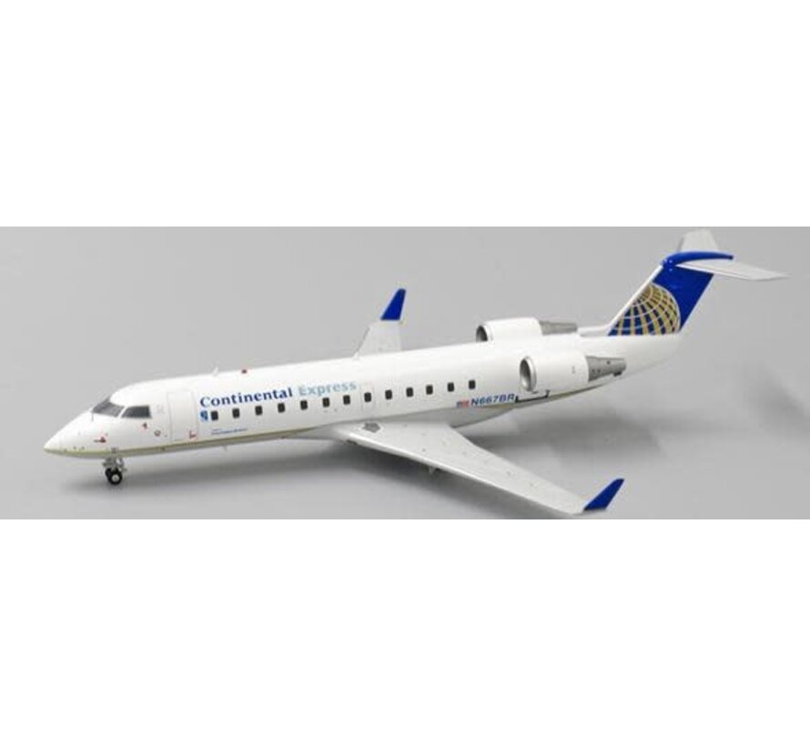 CRJ200ER Continental Express Chautauqua Airlines N667BR 1:200 with stand