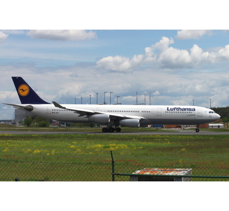 A340-300 Lufthansa old livery D-AIGZ 1:400 +pre-order+