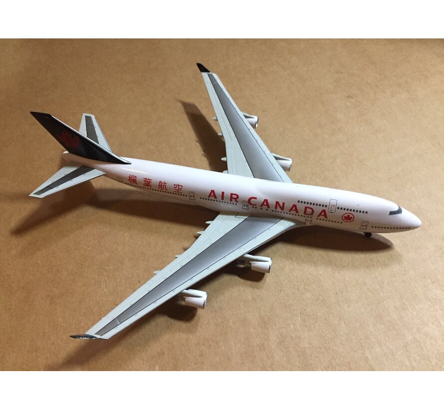 B747-400 Air Canada C-GAGN Green Tail w/Chinese script 1:400**Discontinued**