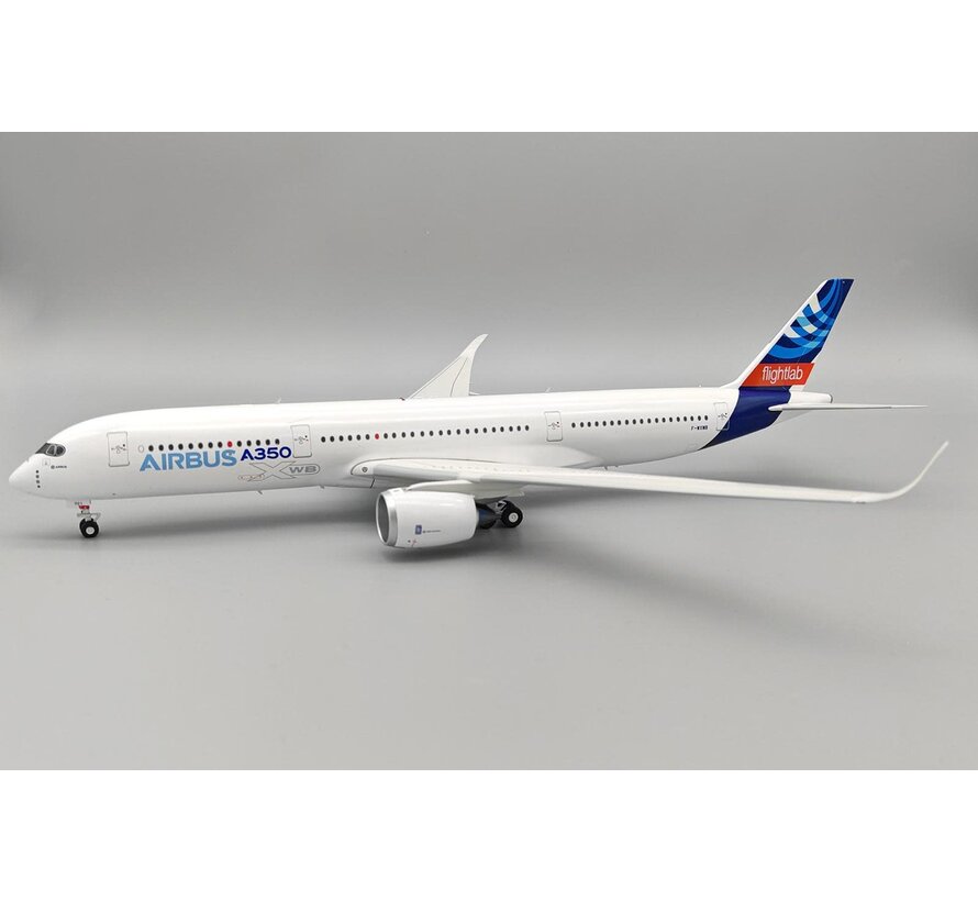 A350-900 XWB Airbus House livery Flightlab F-WXWB 1:200 with stand