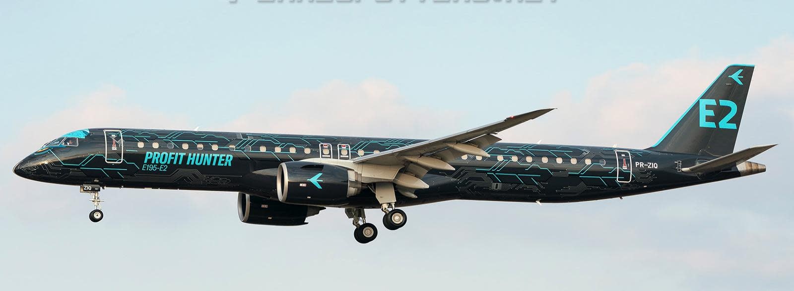 お歳暮 2024 Colors House Embraer ERJ195-E2 Profit 1:200 PR-ZIQ Hunter 旅客機