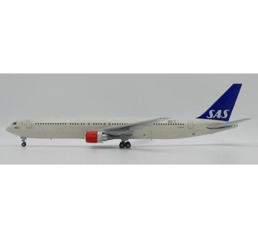 B767-300ER SAS Scandinavian Airlines 1998 old livery LN-RCG 1:200 with stand