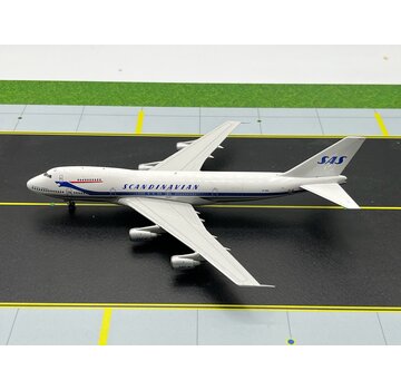 Phoenix Diecast B747-200 SAS Scandinavian LN-RNA original livery 1:400