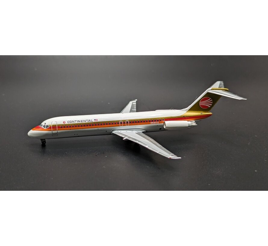 DC9-32 Continental red meatball livery N531TX 1:400