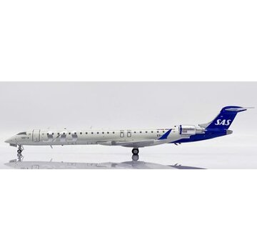 JC Wings CRJ900ER SAS Scandinavian Airlines 2019 livery ES-ACB 1:200 with stand