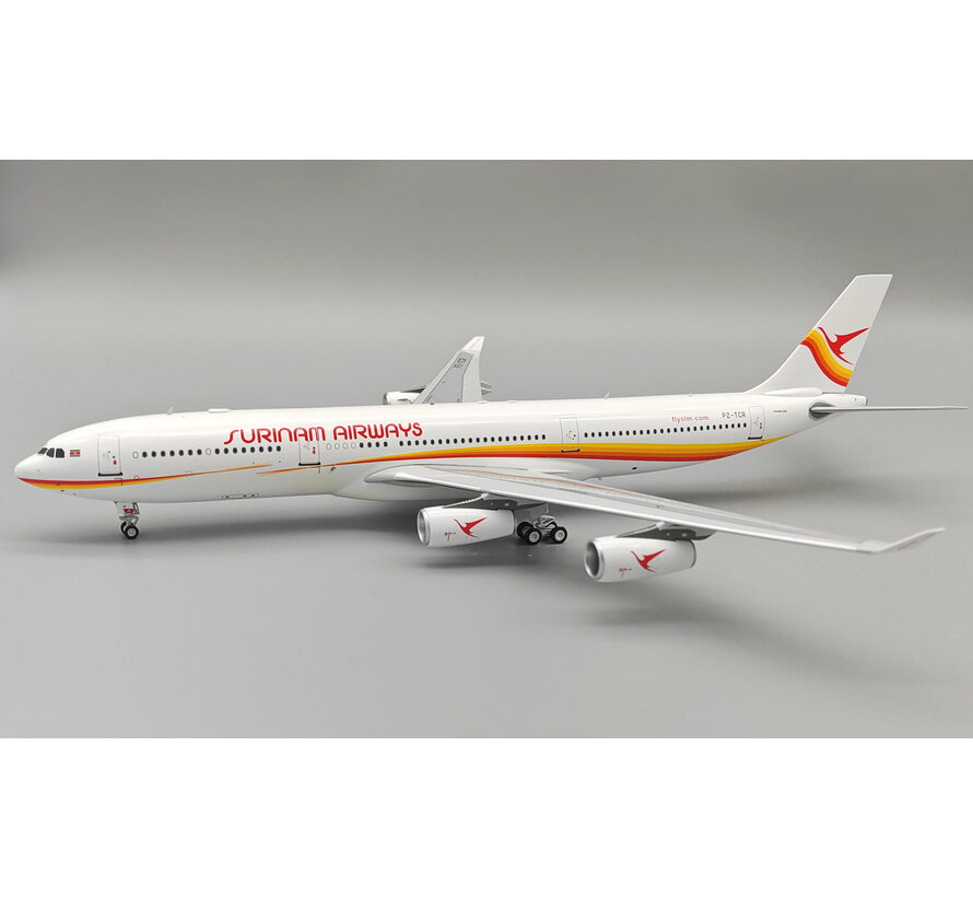 A340-300 Surinam Airways old livery PZ-TCR 1:200 with stand +new arrival+